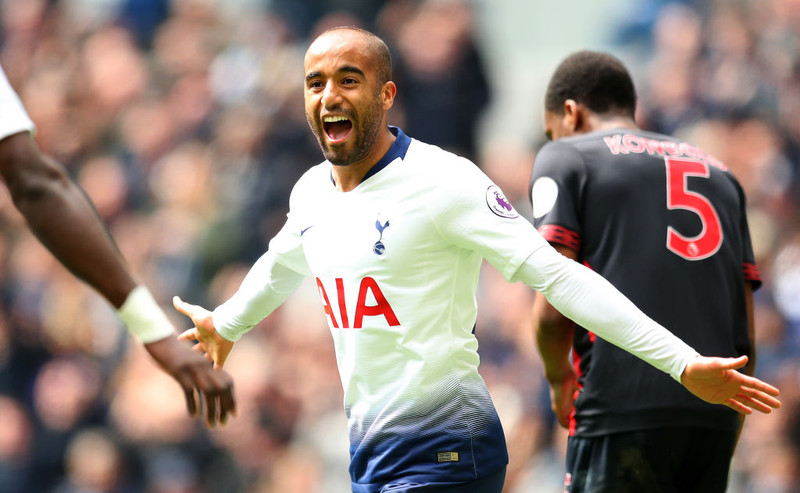 England: Moura fór illa með Huddersfield