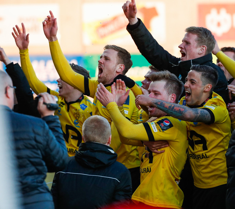 Skagamenn fögnuðu vel og lengi sigrinum á Val.