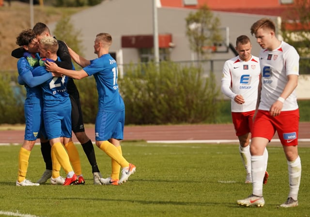 Grótta fagnar einu af mörkum Axels.