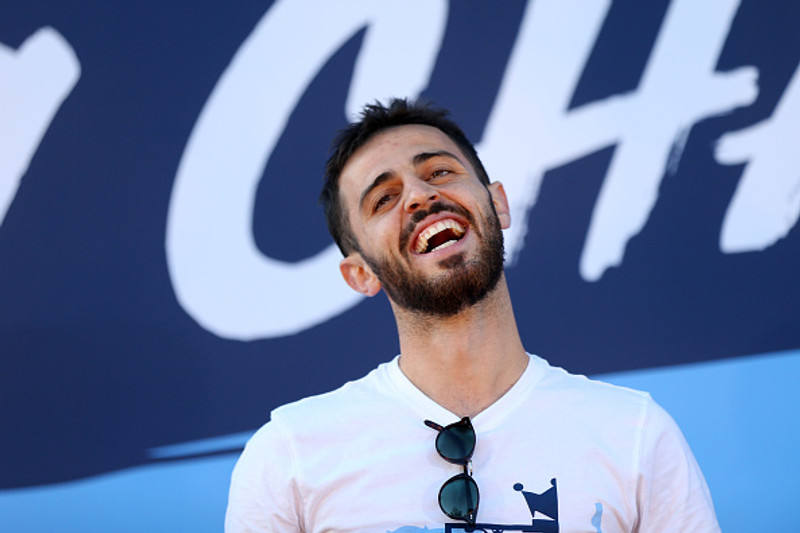 Glaður.