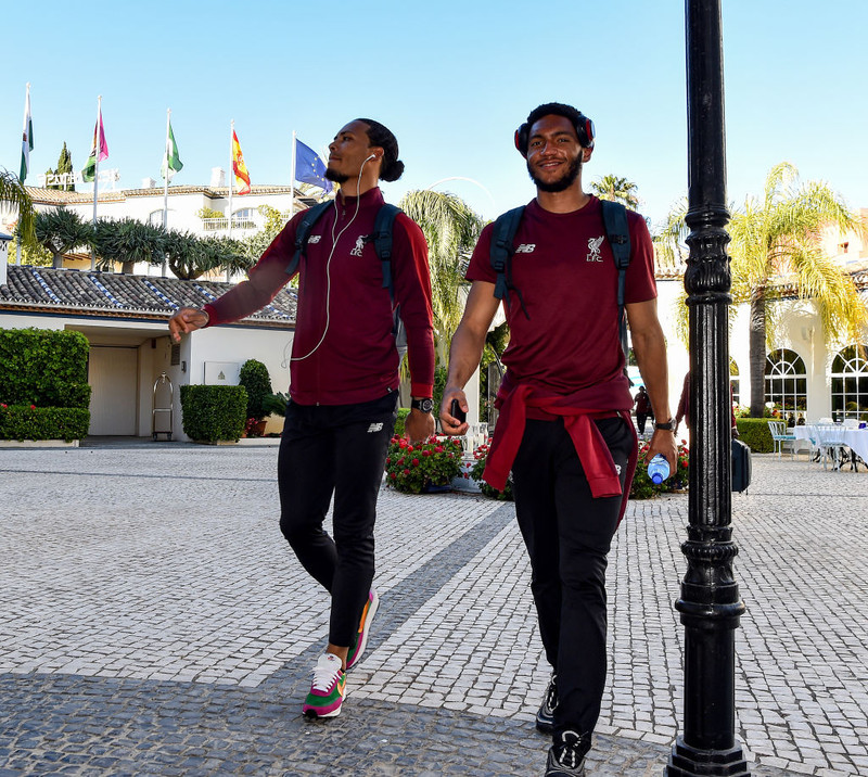 Virgil van Dijk og Joe Gomez.
