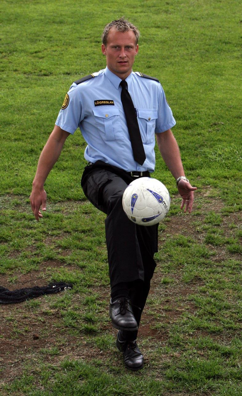 Heiðmar Felixson, í sumarfríinu 2006, þá atvinnumaður í handbolta í Þýskalandi og sumarstarfsmaður lögreglunnar á Akureyri - daginn eftir að hann skoraði tvö mörk í leik með Þór í næst efstu deild Íslandsmótsins.