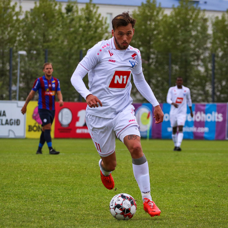 Harley Willard settur í bjórbað í viðtali