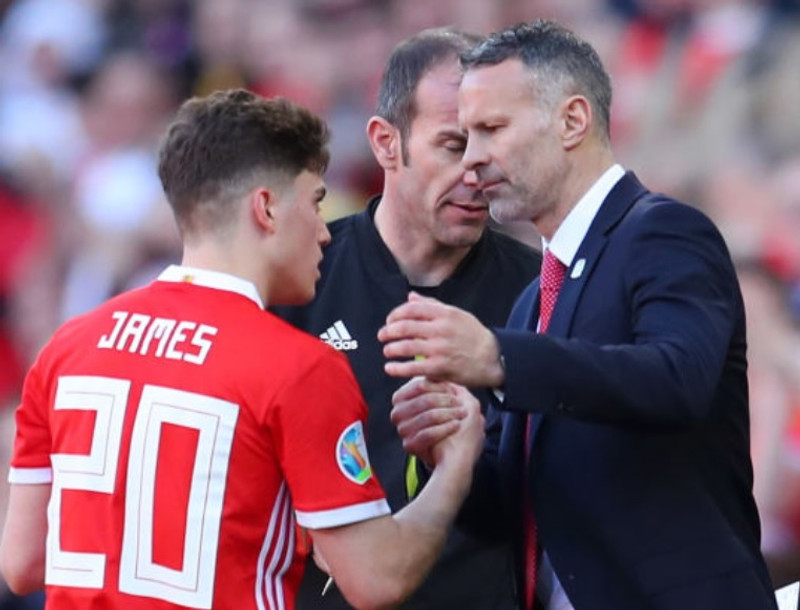 Giggs: Daniel James þarf að venjast spörkunum