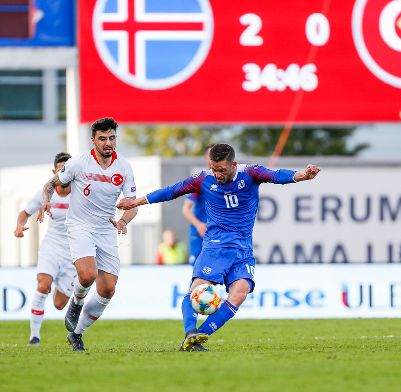 Myndaveisla 1: Ísland vann Tyrki í Laugardalnum