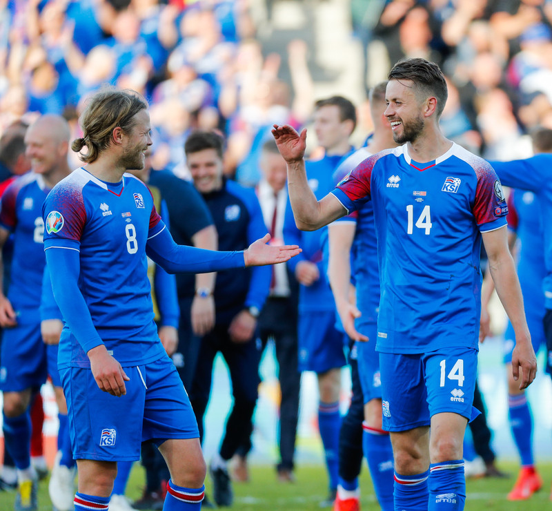 Myndaveisla 1: Ísland vann Tyrki í Laugardalnum