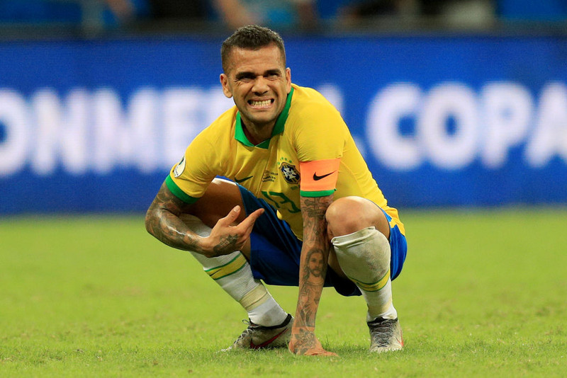 Þrjú ensk lið vilja Dani Alves