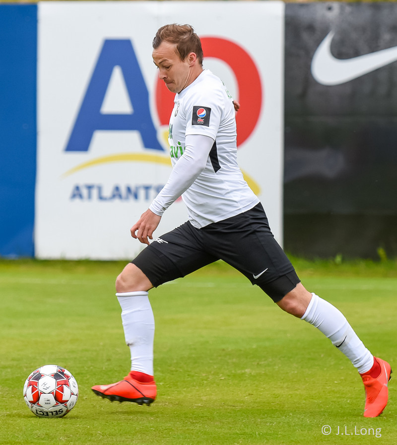 Steven Lennon og Morten Beck skoruðu báðir tvö fyrir FH.