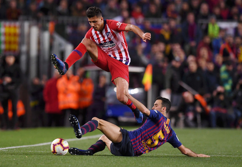 Úr leik Atletico og Barcelona á síðustu leiktíð.