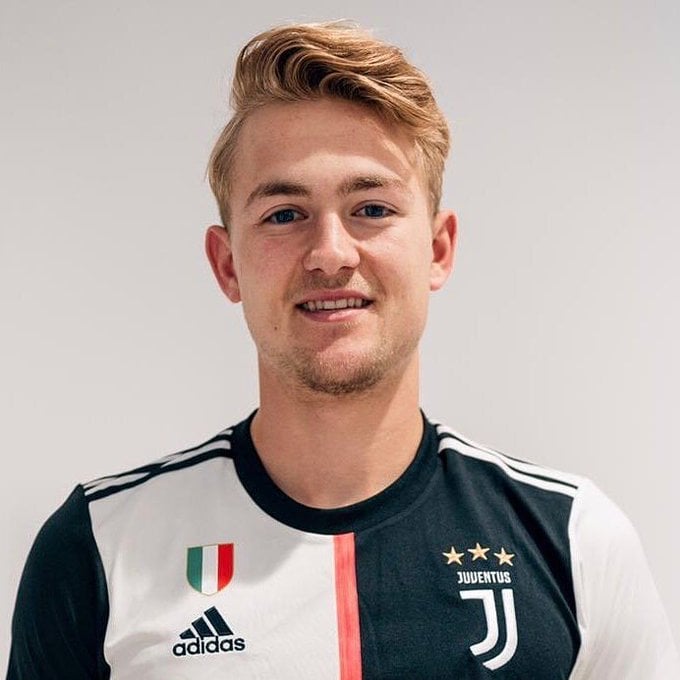 Matthijs de Ligt er talinn líklegur til að fá verðlaunin.