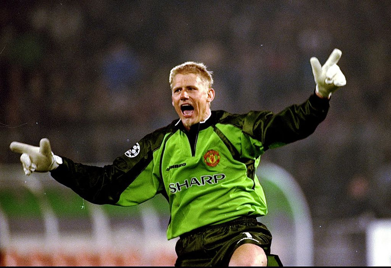 Schmeichel er fyrrum markvörður Manchester United.