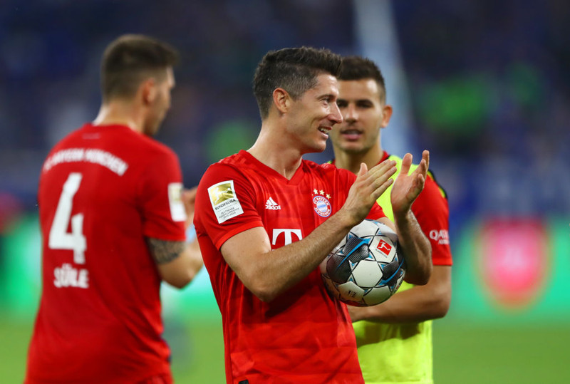 Þýskaland: Lewandowski setti þrennu gegn Schalke