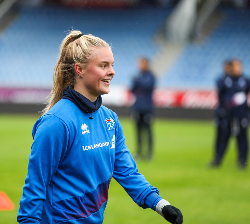 Hin hliðin - Guðný Árnadóttir (Valur)
