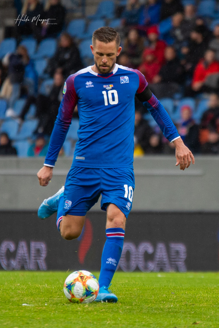 Gylfi skoraði sigurmarkið í leiknum, beint úr aukaspyrnu.