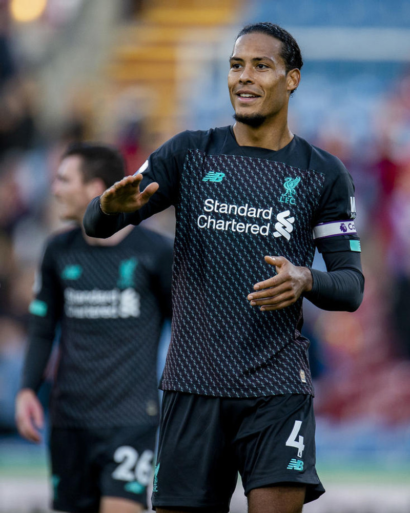Vincent Kompany segir að Virgil van Dijk sé besti leikmaður ensku úrvalsdeildarinnar frá upphafi