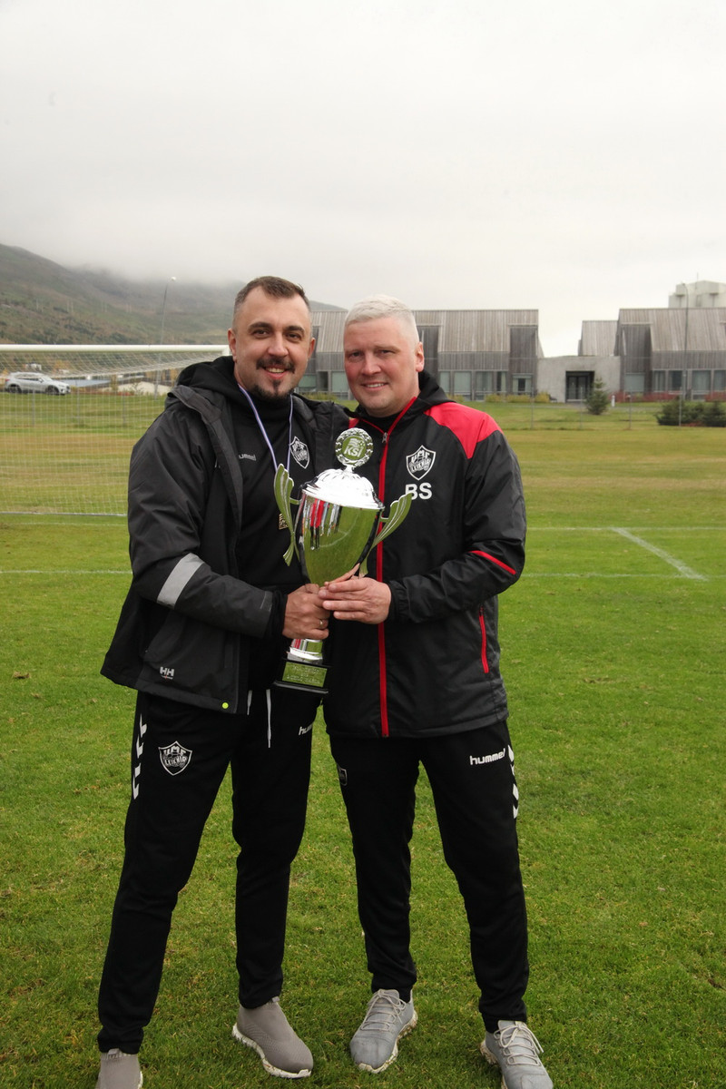 Markvarðarþjálfarinn Amir Mehica og Brynjar Skúlason.