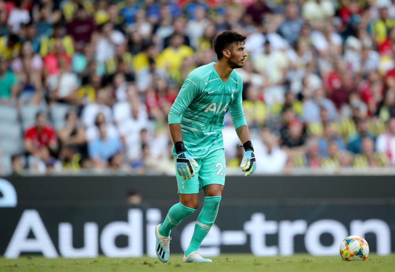 Gazzaniga varði mark Tottenham í 18 úrvalsdeildarleikjum þegar Hugo Lloris meiddist á olnboga tímabilið 2019-20.