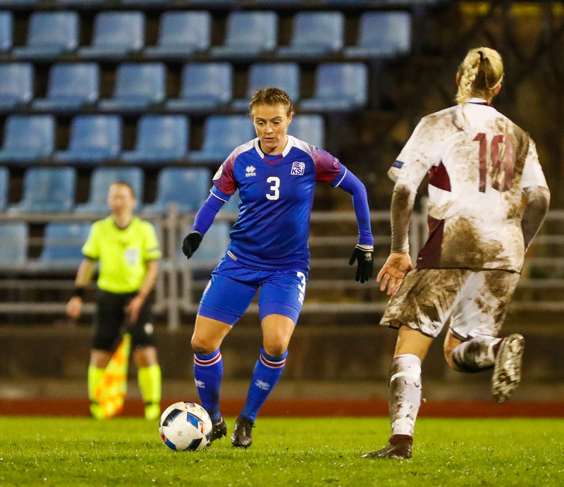 Sif Atladóttir í landsleik.