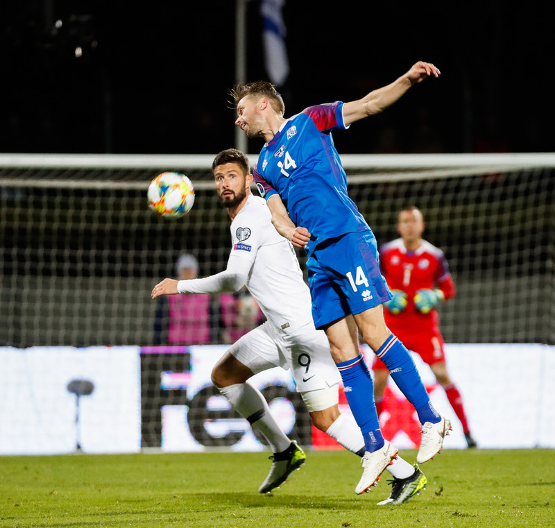 Kári og Giroud.