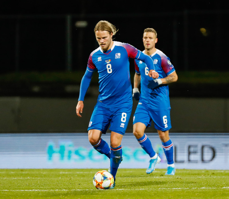 Birkir Bjarnason er að semja við Al Arabi