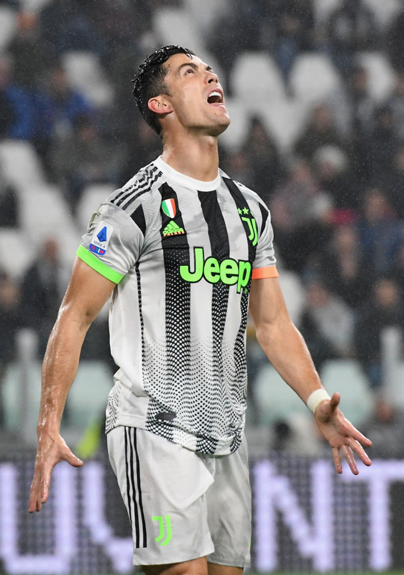 Ronaldo byrjar hjá Juventus.