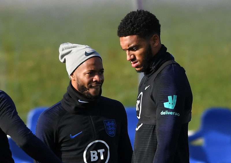 Raheem Sterling og Joe Gomez á æfingu enska landsliðsins