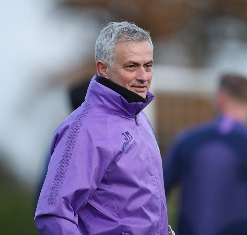 Mourinho mætir aftur í ensku úrvalsdeildina um helgina.