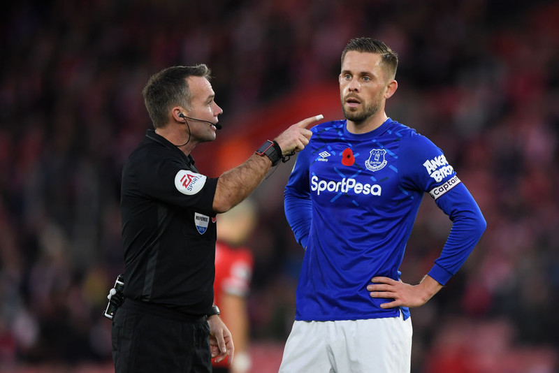 Gylfi Þór Sigurðsson er fyrirliði Everton í dag