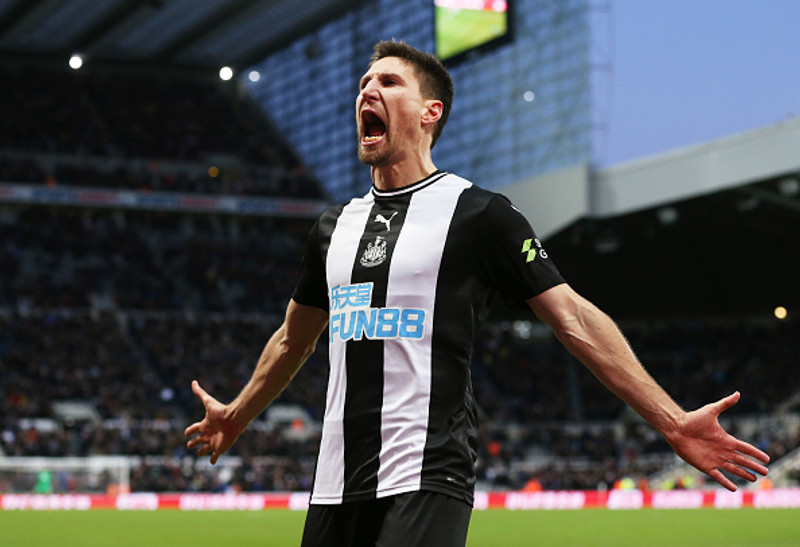 Fernandez til Elche eftir 89 leiki með Newcastle (Staðfest)