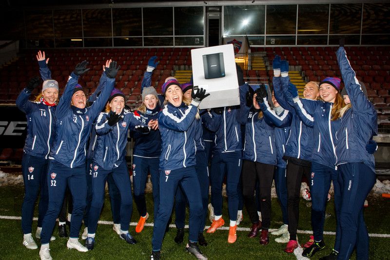 Valskonur fögnuðu sigrinum vel