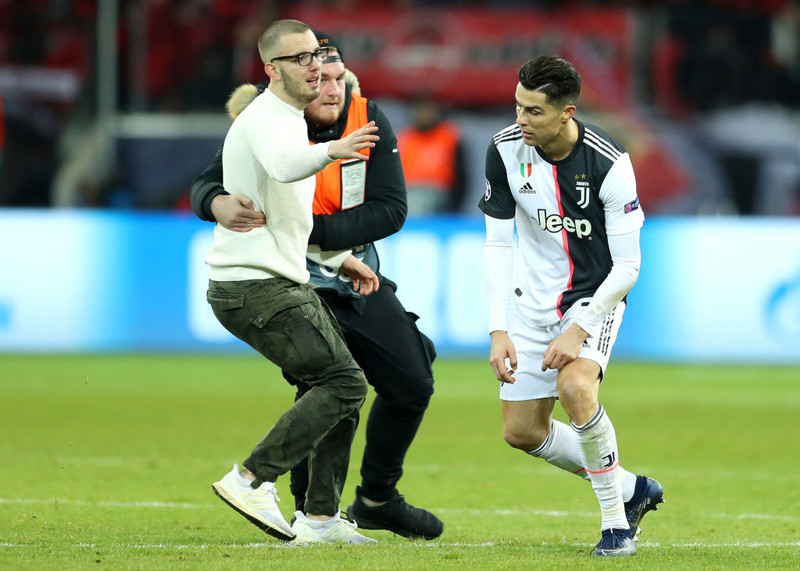 Myndir: Áhorfendur hlupu til Ronaldo - „Hvað er þetta Óskar Örn í KR?"