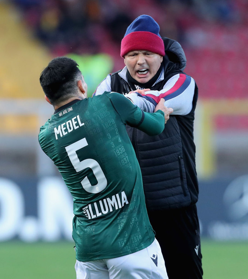Mihajlovic og Medel eigast við.