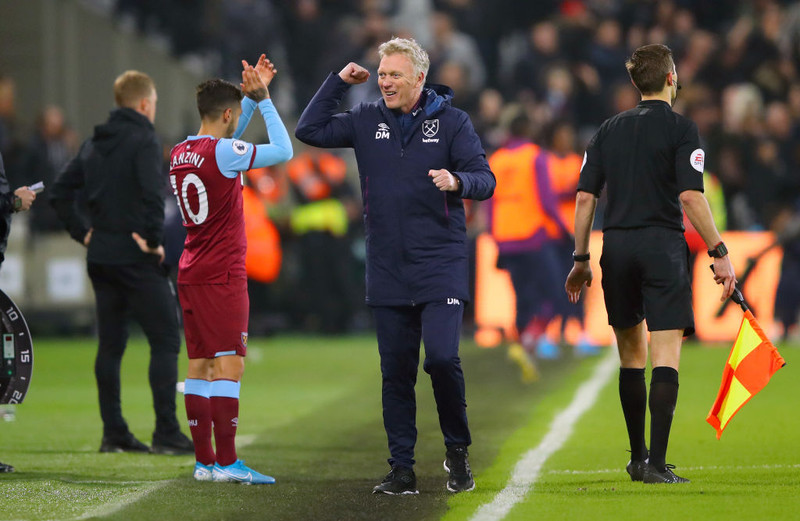 Fagnar Moyes svona á morgun?