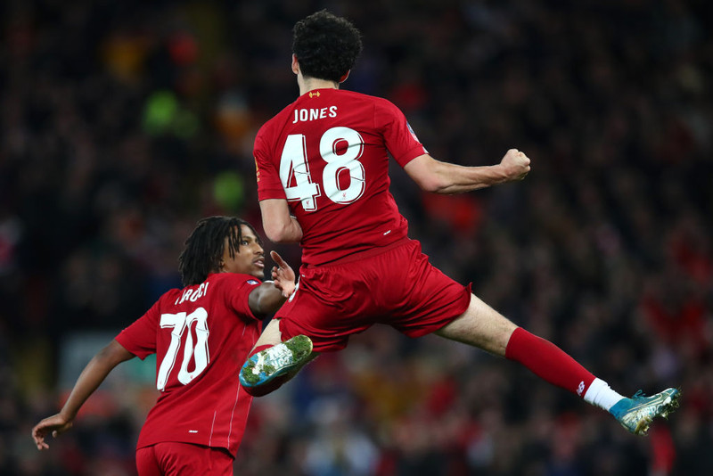 Curtis Jones byrjar hjá Liverpool.