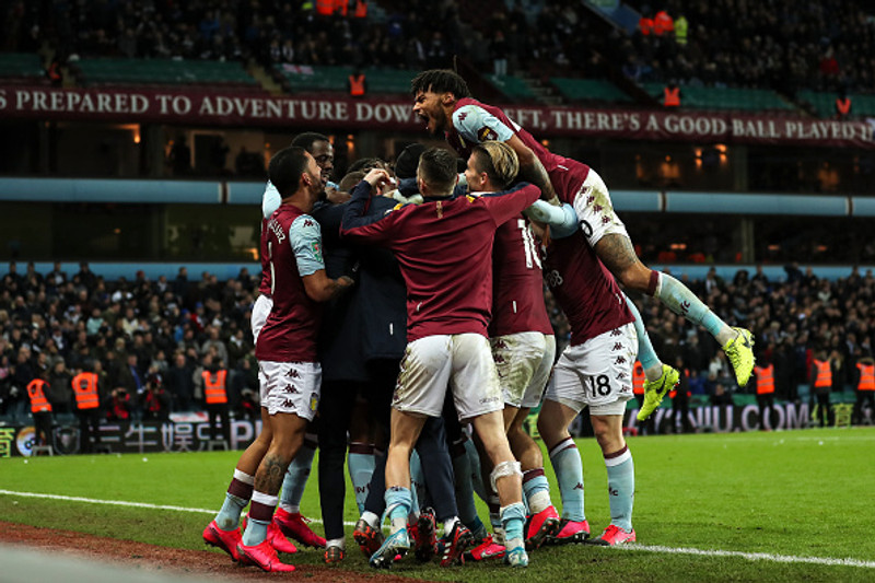Aston Villa náði í stig gegn Newcastle en er sem áður í fallsæti.