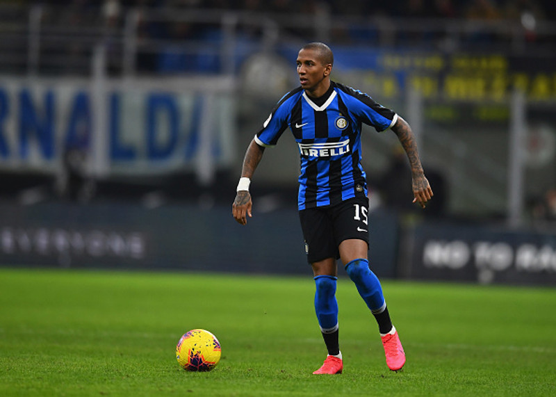 Ashley Young skoraði annað mark Inter.
