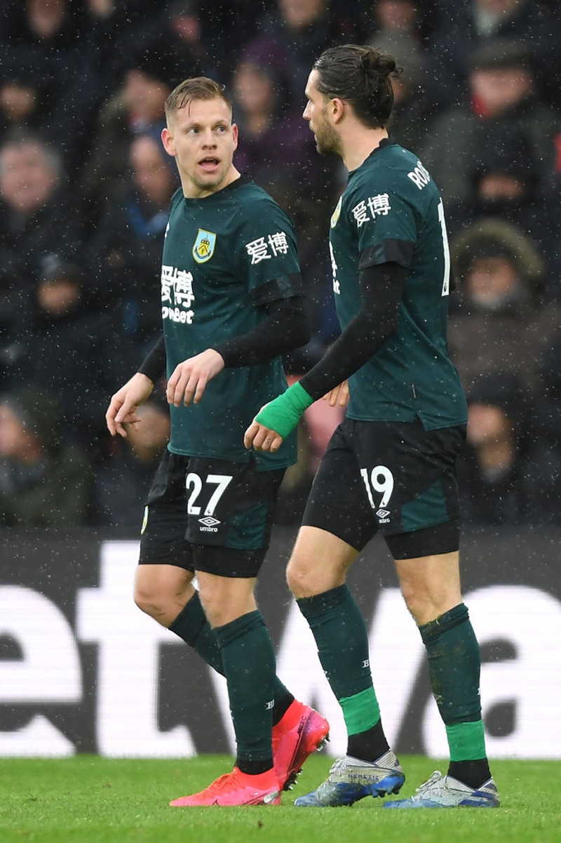 England: Westwood skoraði beint úr hornspyrnu í sigri Burnley