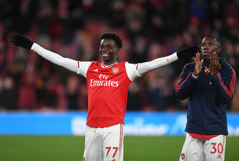 Saka framlengir við Arsenal