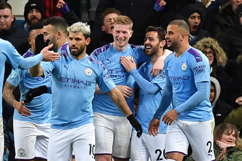 City minnkar mun Liverpool í 22 stig.