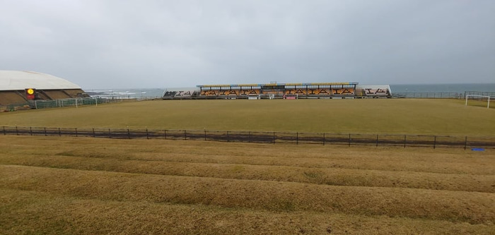 Frá Akranesvelli um helgina.  Völlurinn er mjög blautur eftir rigningatíð undanfarna daga en á honum átti að spila leik ÍA og KA í fyrstu umferð Pepsi Max-deildarinnar á fimmtudaginn.