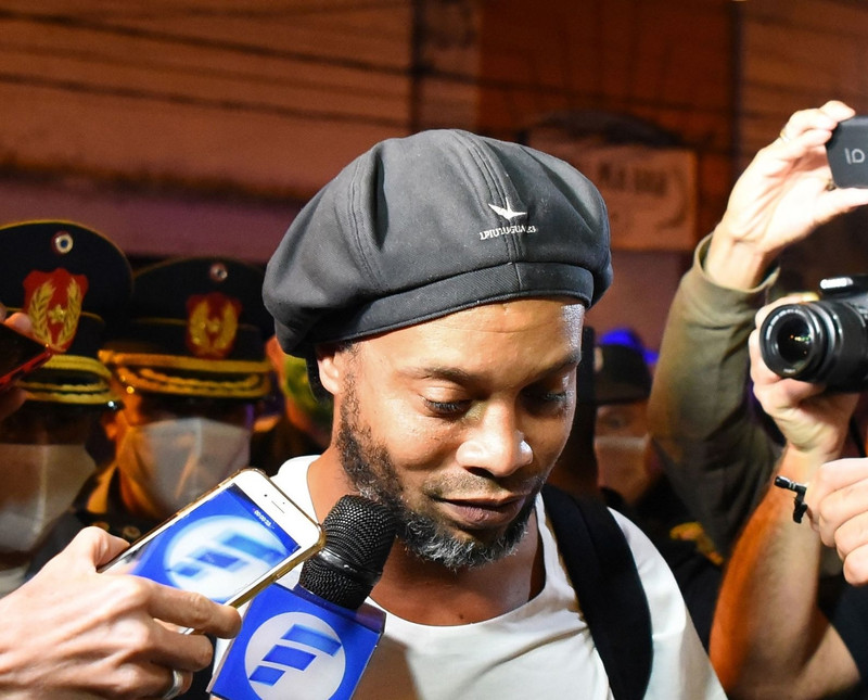 Ronaldinho er laus úr fangelsi.