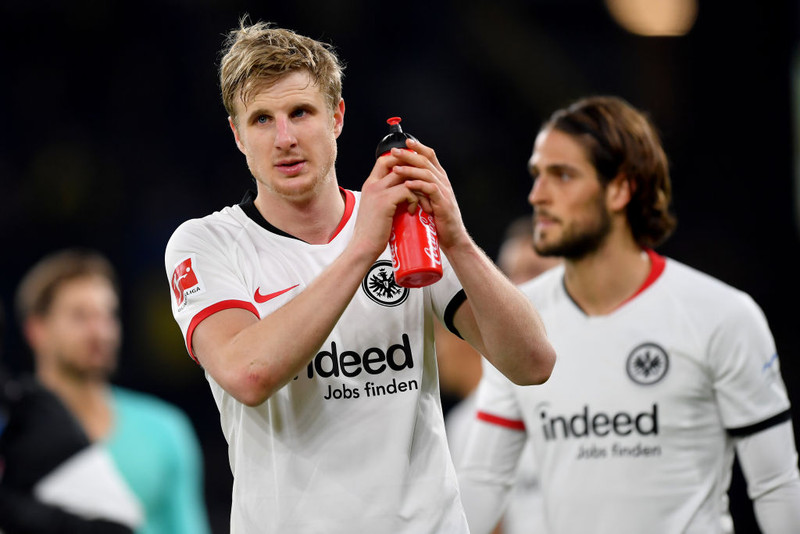 Martin Hinteregger kom Frankfurt inn í leikinn en innsiglaði svo sigur heimamanna.