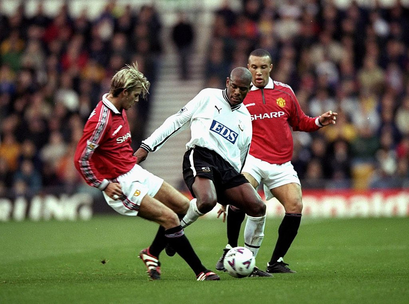 David Beckham og Mikael Silvestre í leik með Manchester United