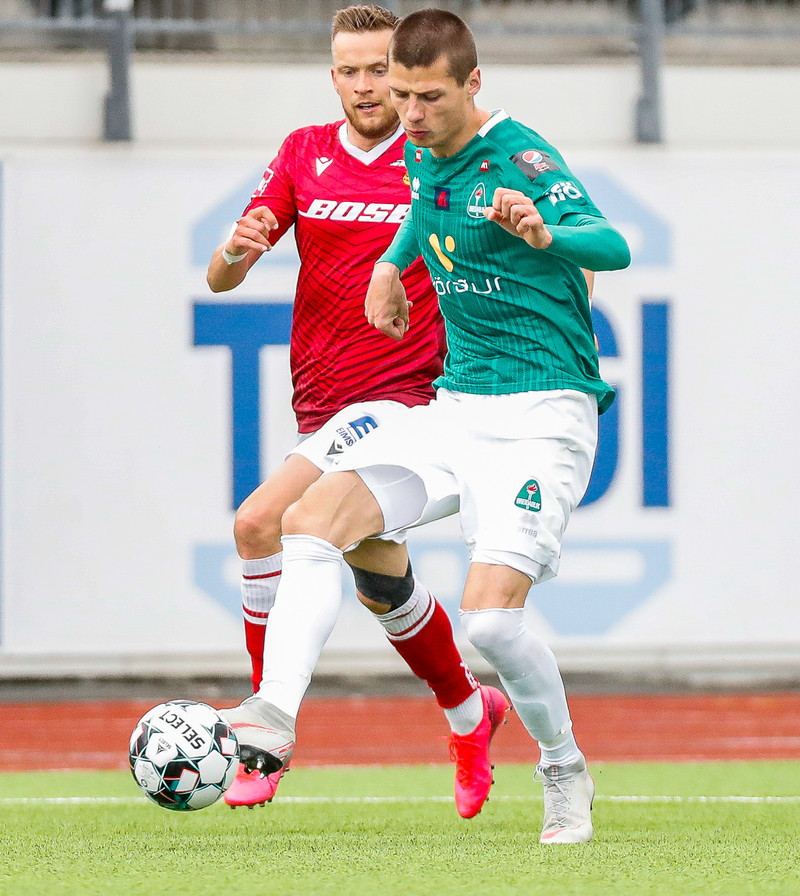 Varnarmaðurinn Elfar Freyr Helgason.