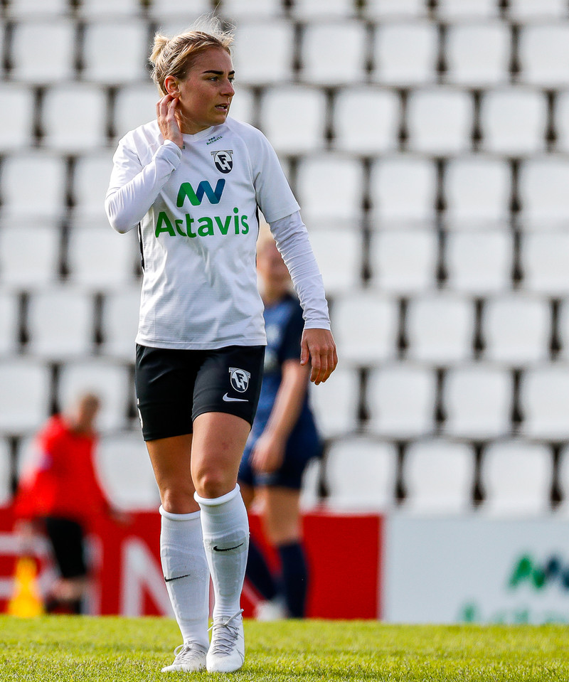 Andrea mætti í FH treyjunni á Þórsvöll í kvöld.