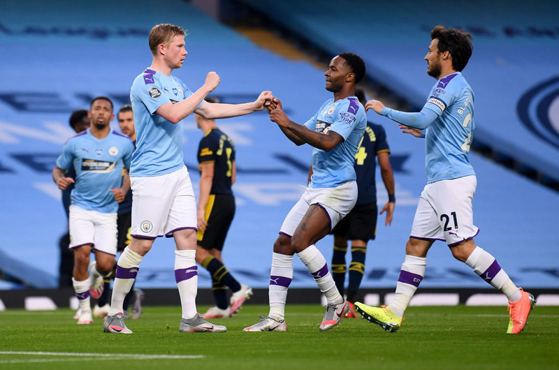 Manchester City og Manchester United mætast í grannaslag.