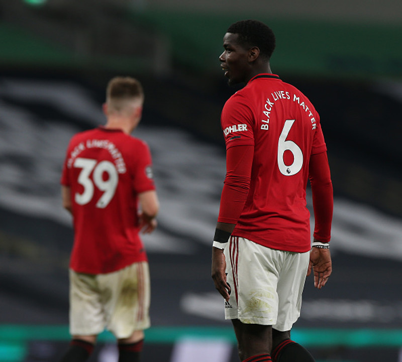 Solskjær gefur í skyn að Pogba skrifi undir nýjan samning