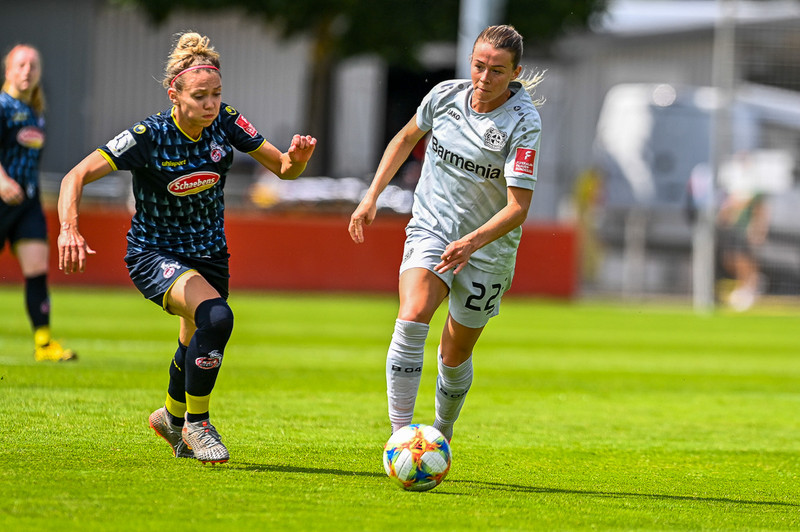 Sverrir fékk gult í sigri - Sandra spilaði þegar Bayer vann