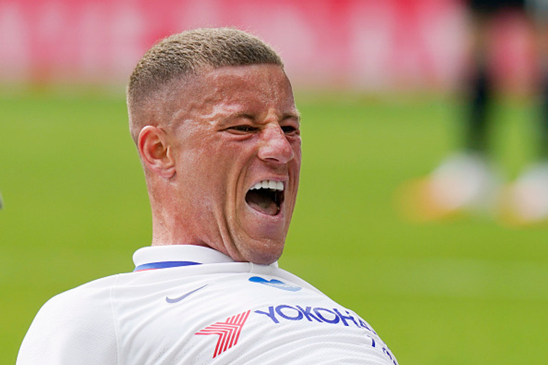 Barkley riftir við Chelsea (Staðfest)