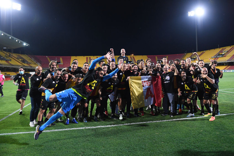 Benevento tekur á móti Napoli í áhugaverðum slag í dag.
